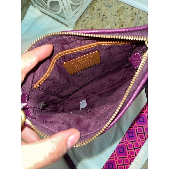 New coach leather crossbody - Picture 6 of 6